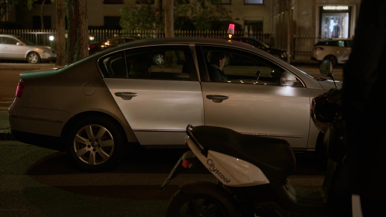 Emily_in_Paris_S01E07_French_Ending_720p_NF_WEB-DL_DDP5_1_x264-BTN_1077.jpg Emily_in_Paris_S01E07_French_Ending_720p_NF_WEB-DL_DDP5_1_x264-BTN_1077.jpg