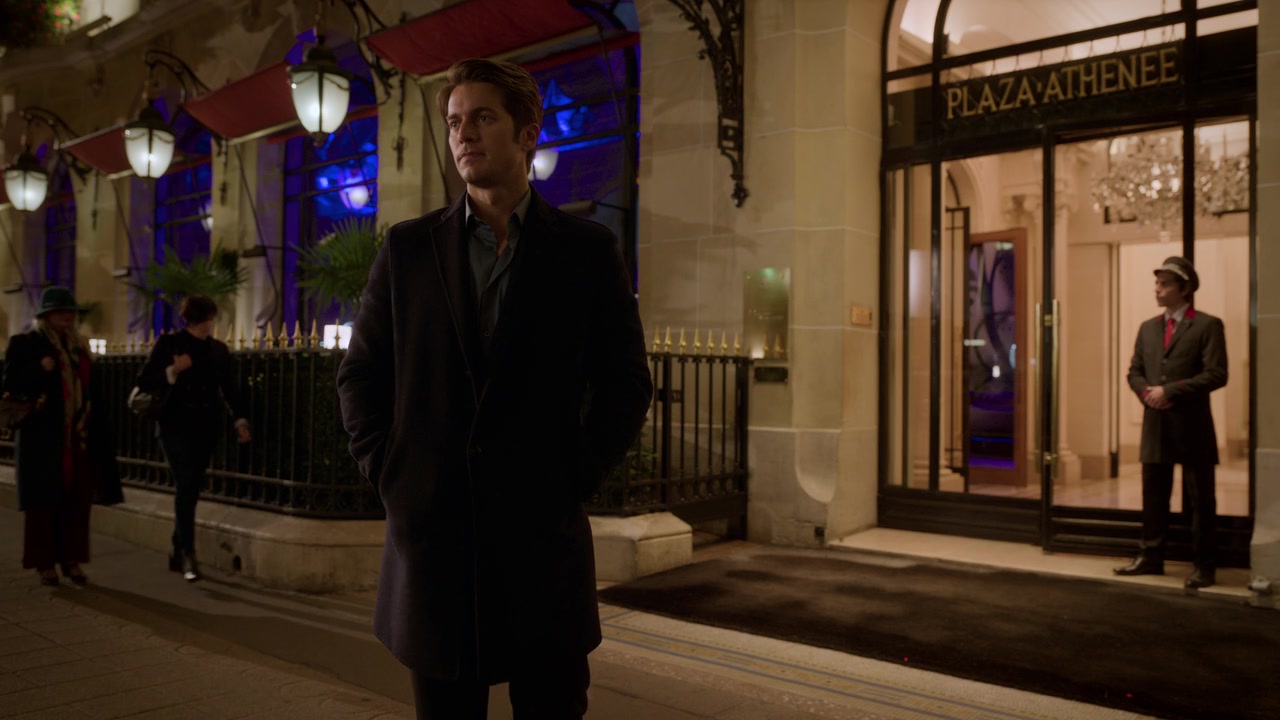 Emily_in_Paris_S01E07_French_Ending_720p_NF_WEB-DL_DDP5_1_x264-BTN_1079.jpg