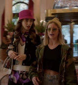 Emily_in_Paris_S01E07_French_Ending_720p_NF_WEB-DL_DDP5_1_x264-BTN_0137.jpg