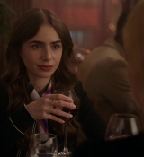 Emily_in_Paris_S01E07_French_Ending_720p_NF_WEB-DL_DDP5_1_x264-BTN_0286.jpg