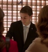 Emily_in_Paris_S01E07_French_Ending_720p_NF_WEB-DL_DDP5_1_x264-BTN_0935.jpg