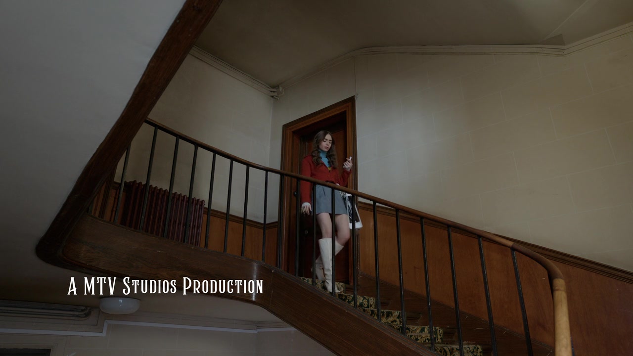 Emily_in_Paris_S01E08_Family_Affair_720p_NF_WEB-DL_DDP5_1_x264-BTN_0013.jpg