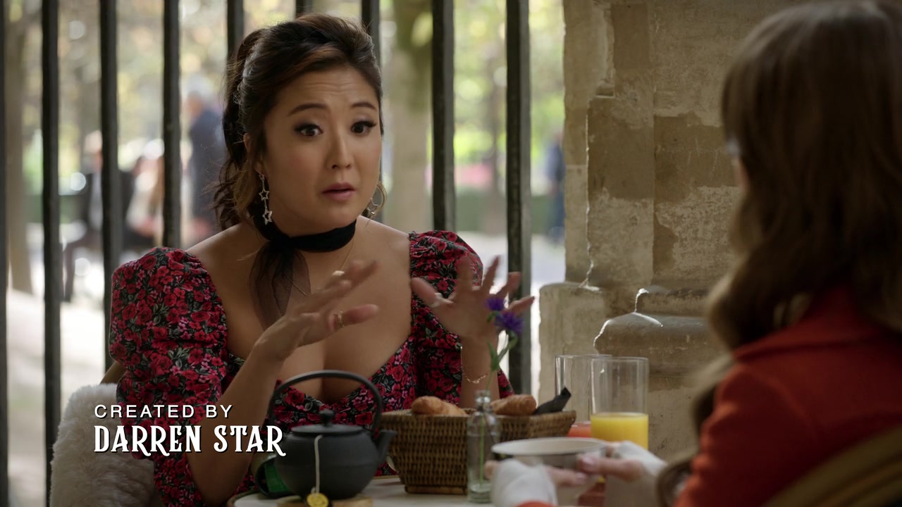 Emily_in_Paris_S01E08_Family_Affair_720p_NF_WEB-DL_DDP5_1_x264-BTN_0056.jpg