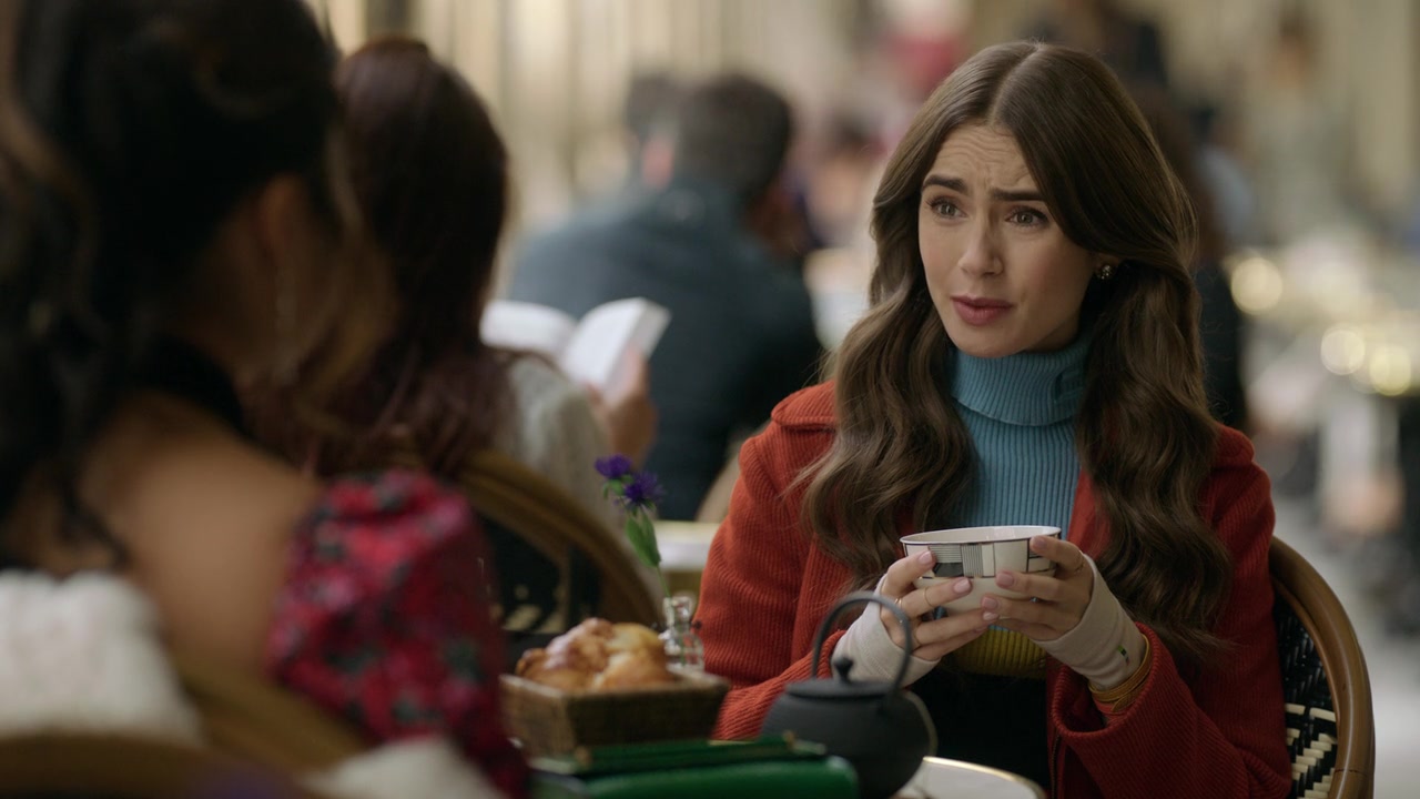 Emily_in_Paris_S01E08_Family_Affair_720p_NF_WEB-DL_DDP5_1_x264-BTN_0071.jpg