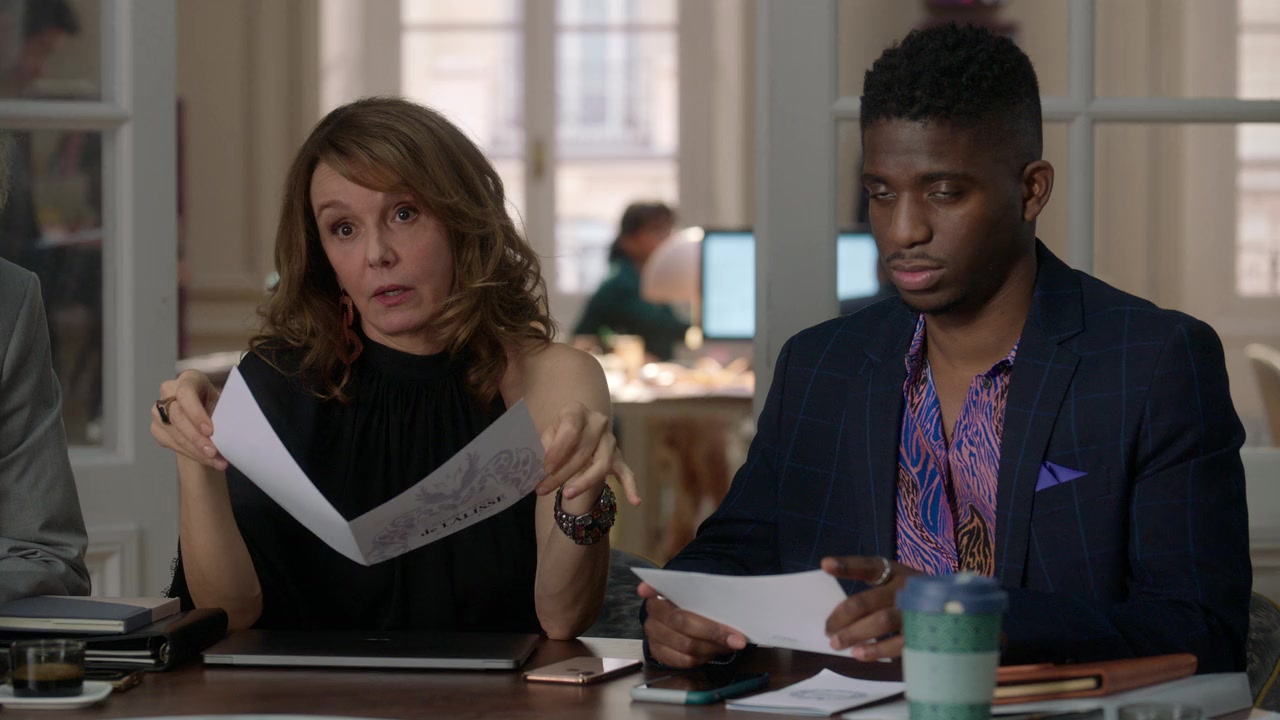 Emily_in_Paris_S01E08_Family_Affair_720p_NF_WEB-DL_DDP5_1_x264-BTN_0163.jpg