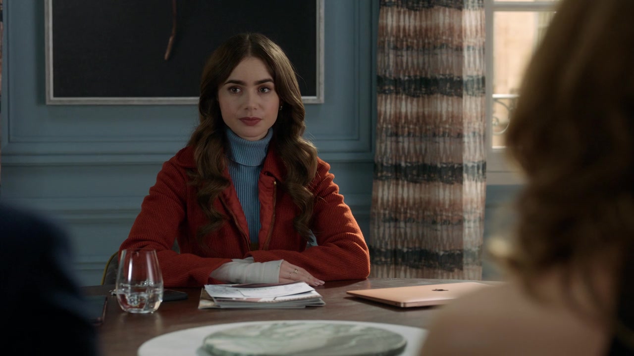 Emily_in_Paris_S01E08_Family_Affair_720p_NF_WEB-DL_DDP5_1_x264-BTN_0178.jpg