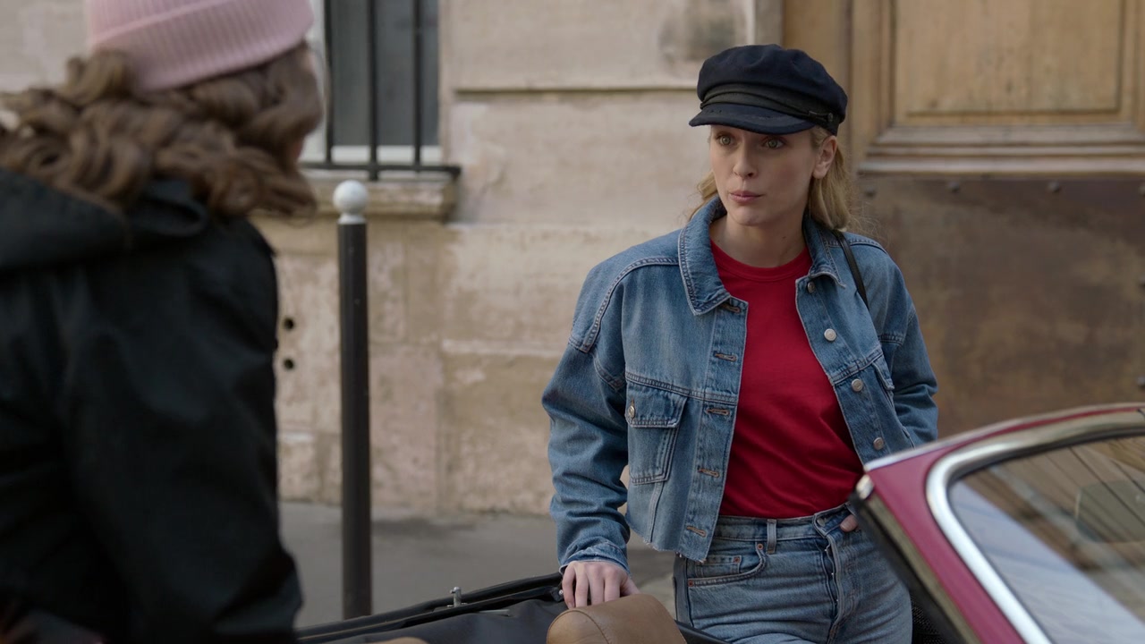 Emily_in_Paris_S01E08_Family_Affair_720p_NF_WEB-DL_DDP5_1_x264-BTN_0252.jpg