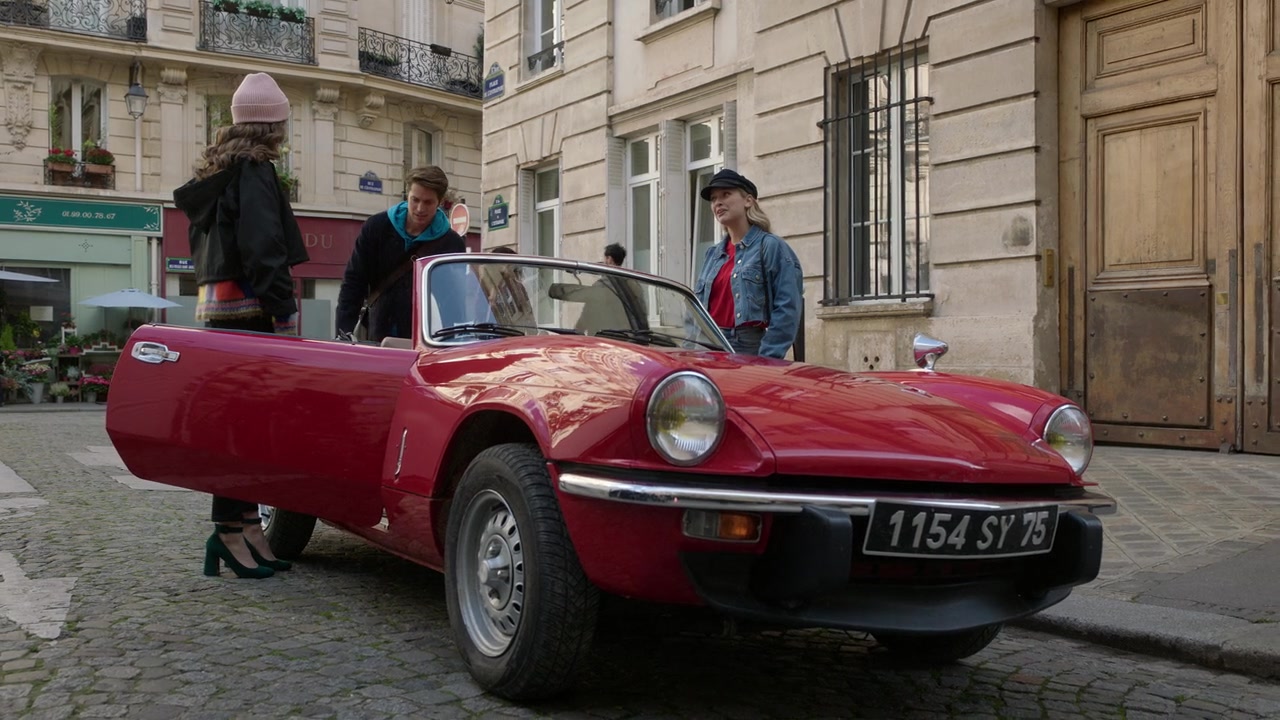 Emily_in_Paris_S01E08_Family_Affair_720p_NF_WEB-DL_DDP5_1_x264-BTN_0259.jpg