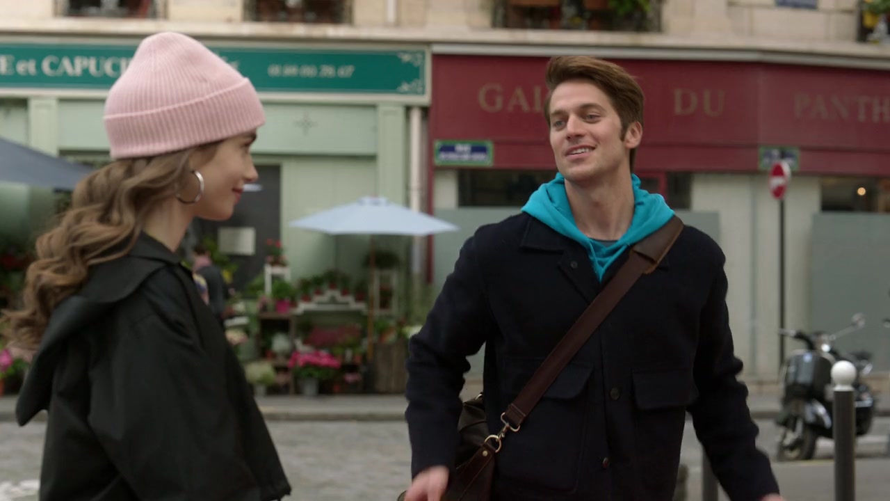 Emily_in_Paris_S01E08_Family_Affair_720p_NF_WEB-DL_DDP5_1_x264-BTN_0260.jpg