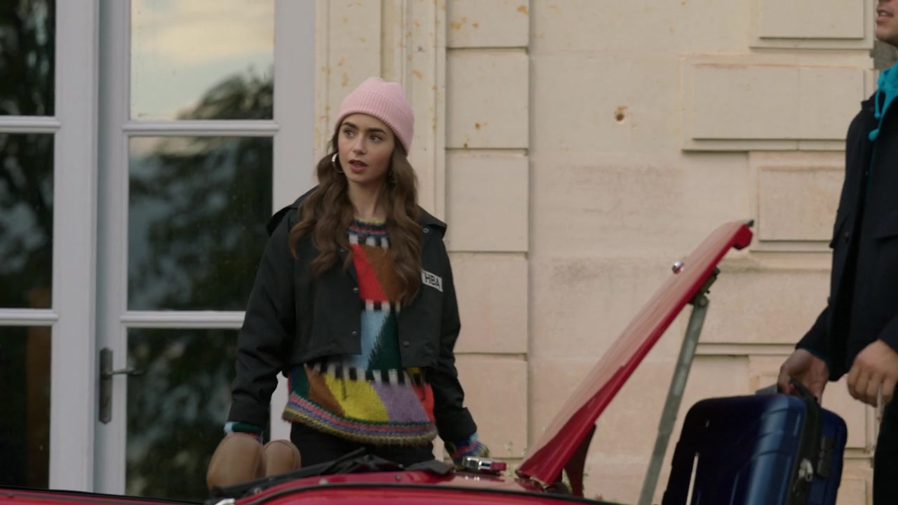 Emily_in_Paris_S01E08_Family_Affair_720p_NF_WEB-DL_DDP5_1_x264-BTN_0301.jpg