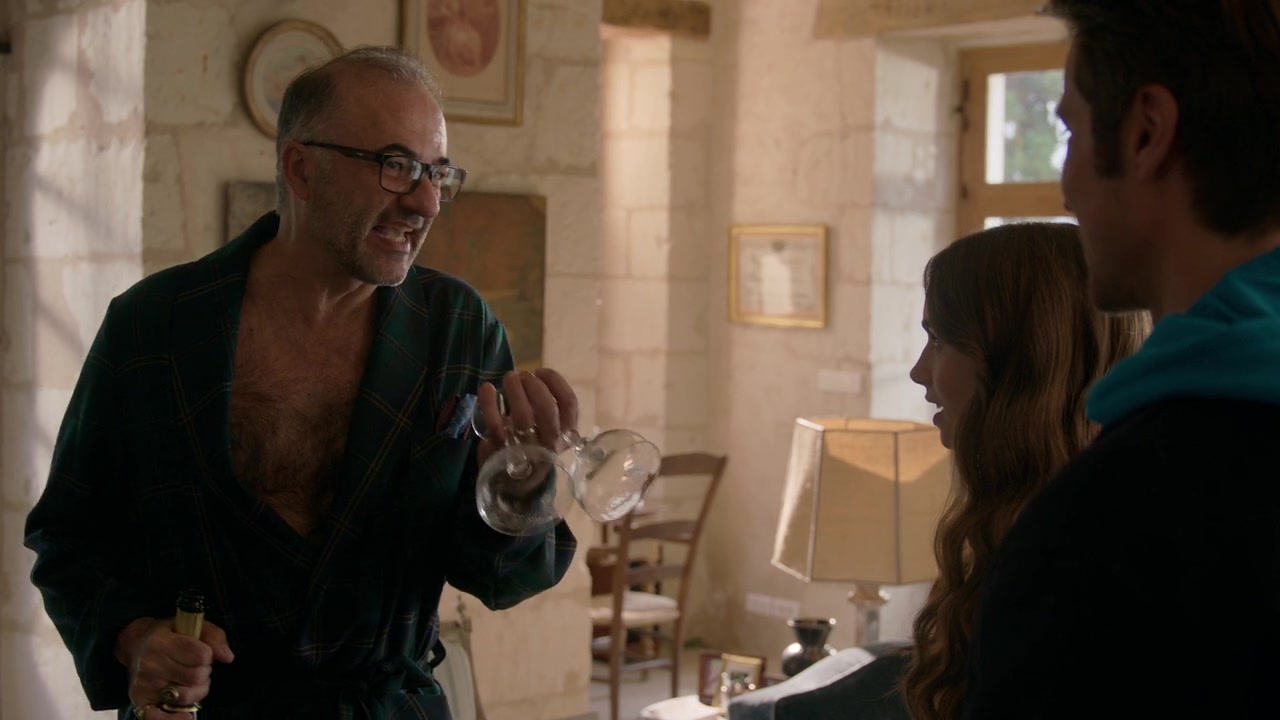 Emily_in_Paris_S01E08_Family_Affair_720p_NF_WEB-DL_DDP5_1_x264-BTN_0393.jpg