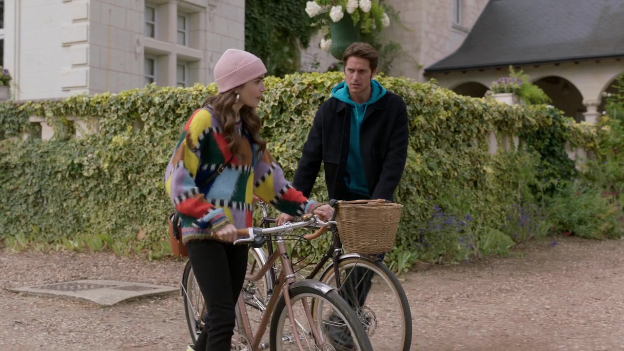 Emily_in_Paris_S01E08_Family_Affair_720p_NF_WEB-DL_DDP5_1_x264-BTN_0435.jpg Emily_in_Paris_S01E08_Family_Affair_720p_NF_WEB-DL_DDP5_1_x264-BTN_0435.jpg