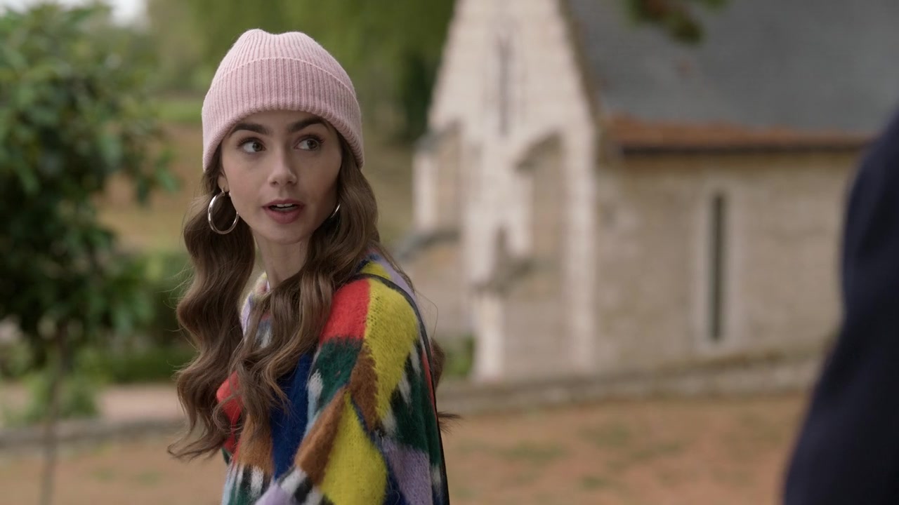 Emily_in_Paris_S01E08_Family_Affair_720p_NF_WEB-DL_DDP5_1_x264-BTN_0446.jpg