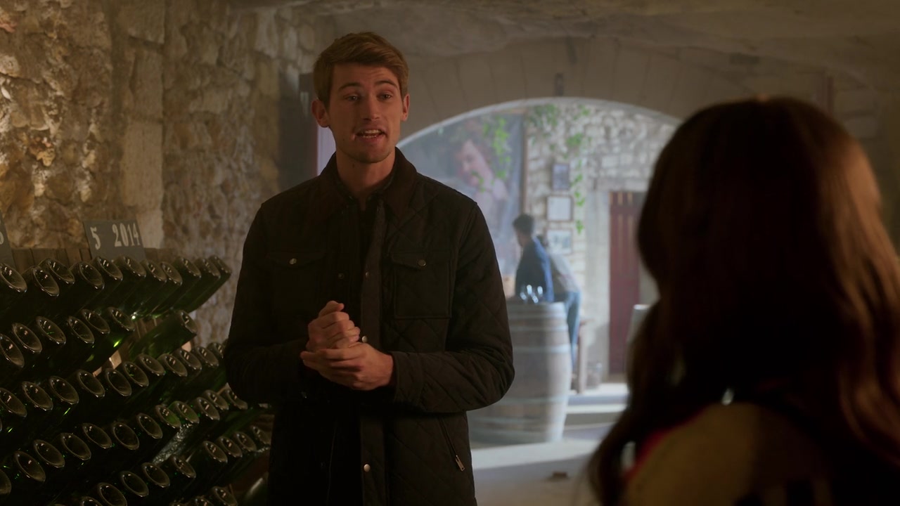 Emily_in_Paris_S01E08_Family_Affair_720p_NF_WEB-DL_DDP5_1_x264-BTN_0479.jpg