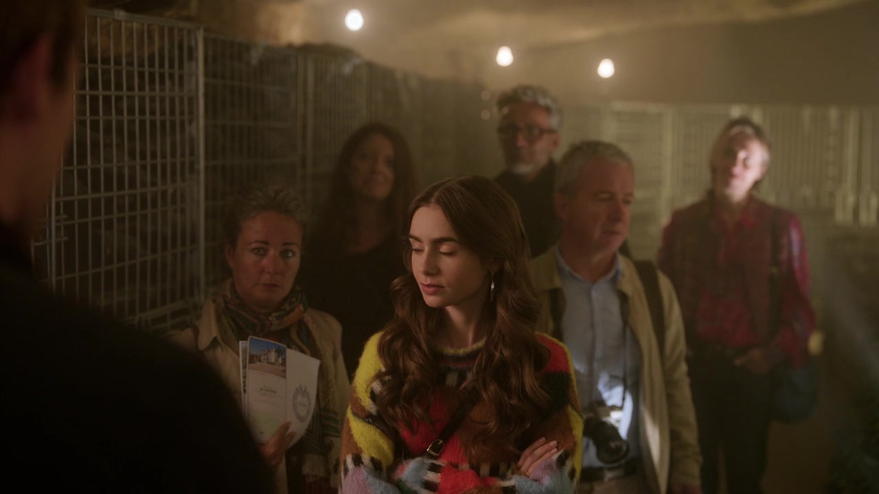 Emily_in_Paris_S01E08_Family_Affair_720p_NF_WEB-DL_DDP5_1_x264-BTN_0482.jpg