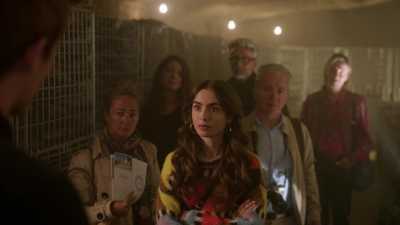 Emily_in_Paris_S01E08_Family_Affair_720p_NF_WEB-DL_DDP5_1_x264-BTN_0483.jpg