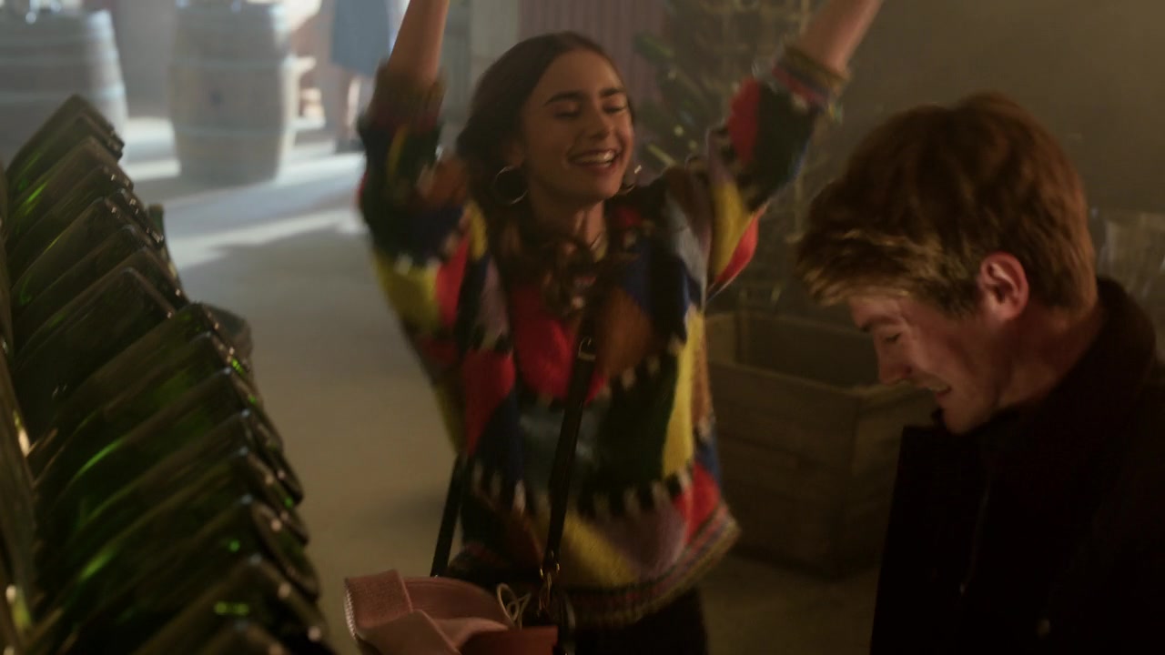 Emily_in_Paris_S01E08_Family_Affair_720p_NF_WEB-DL_DDP5_1_x264-BTN_0505.jpg