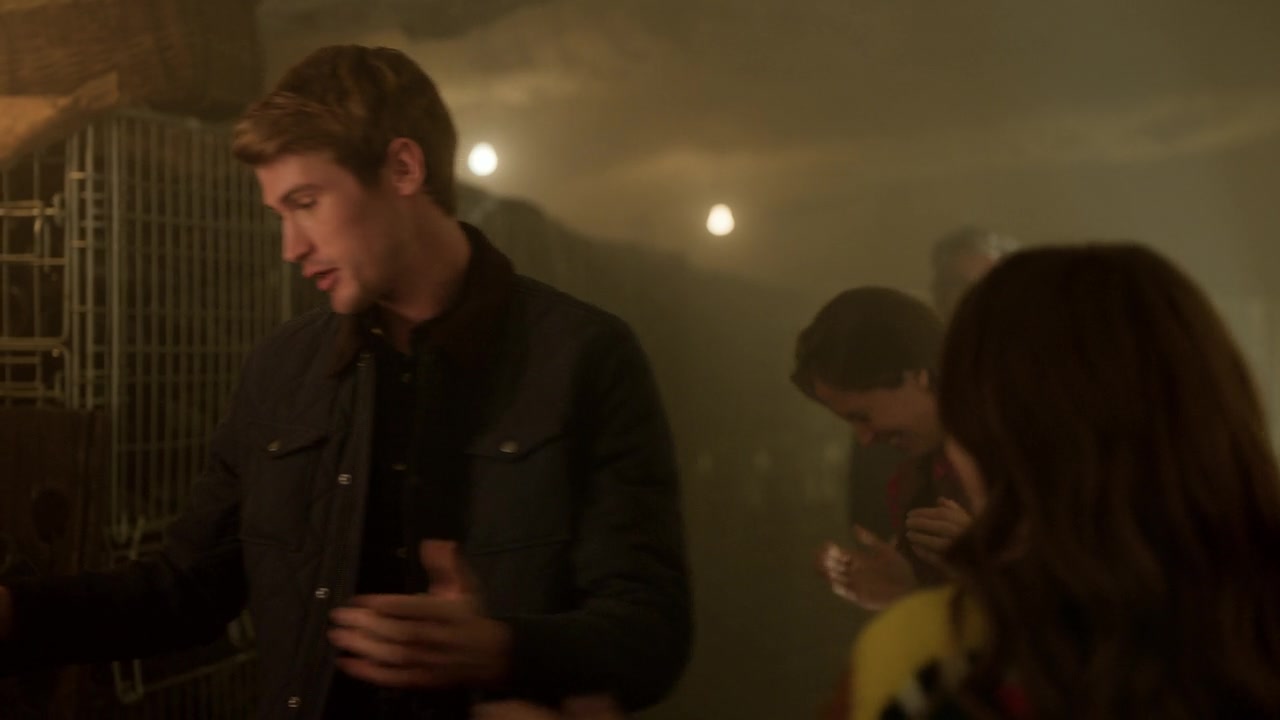Emily_in_Paris_S01E08_Family_Affair_720p_NF_WEB-DL_DDP5_1_x264-BTN_0507.jpg Emily_in_Paris_S01E08_Family_Affair_720p_NF_WEB-DL_DDP5_1_x264-BTN_0507.jpg