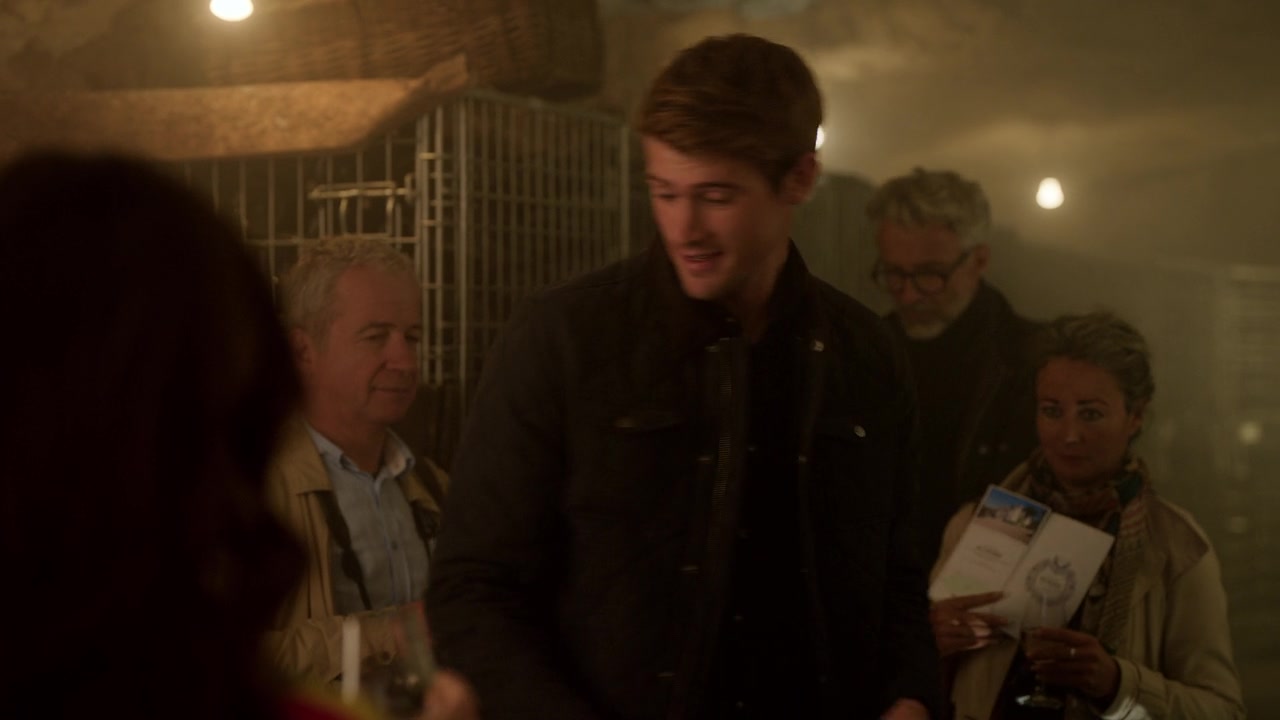 Emily_in_Paris_S01E08_Family_Affair_720p_NF_WEB-DL_DDP5_1_x264-BTN_0510.jpg