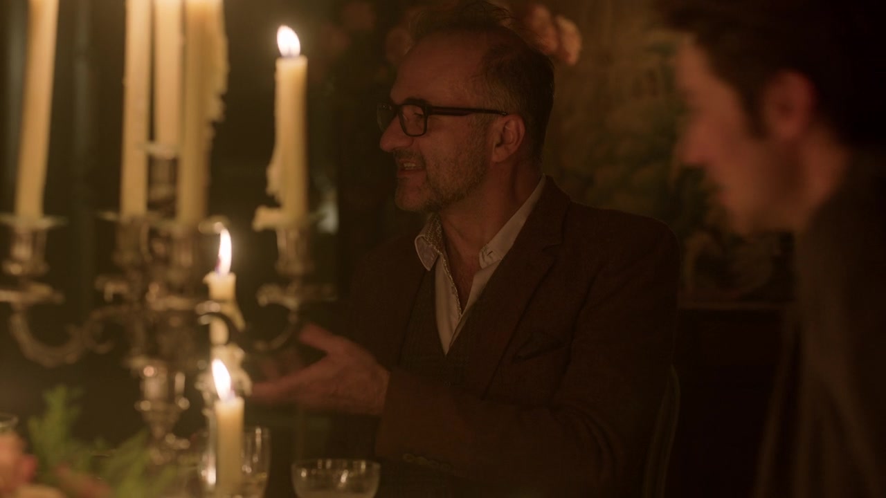 Emily_in_Paris_S01E08_Family_Affair_720p_NF_WEB-DL_DDP5_1_x264-BTN_0554.jpg