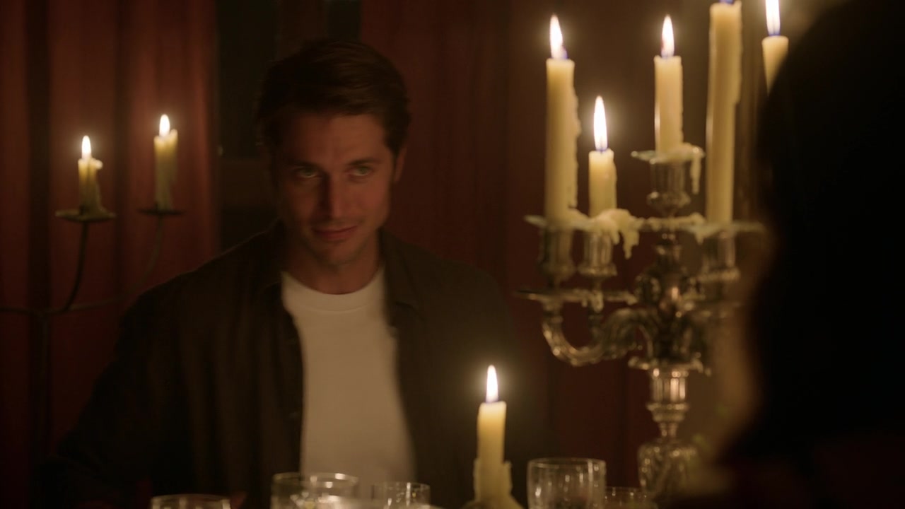 Emily_in_Paris_S01E08_Family_Affair_720p_NF_WEB-DL_DDP5_1_x264-BTN_0557.jpg