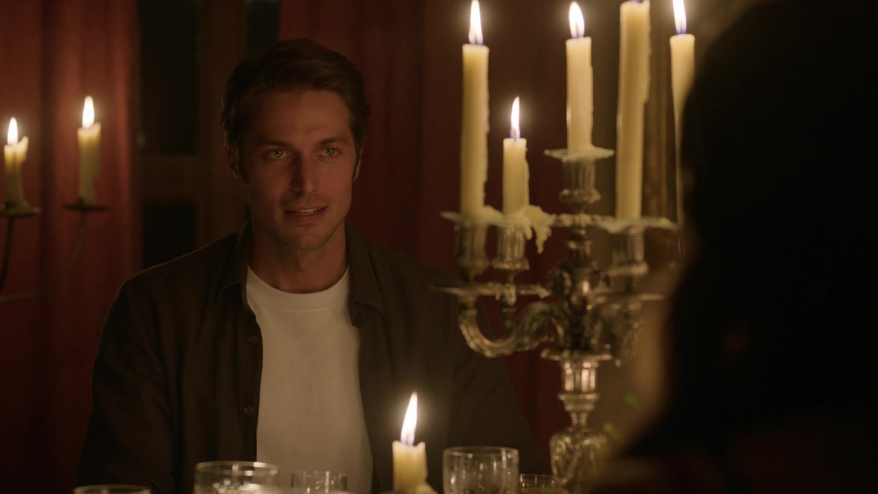 Emily_in_Paris_S01E08_Family_Affair_720p_NF_WEB-DL_DDP5_1_x264-BTN_0559.jpg
