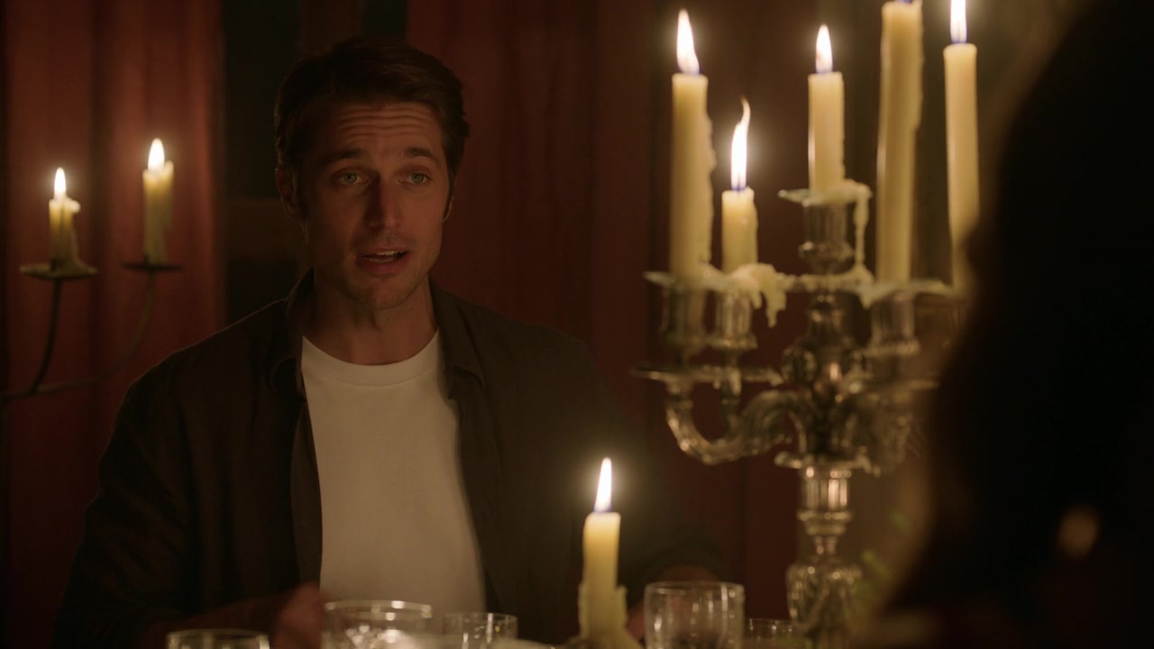 Emily_in_Paris_S01E08_Family_Affair_720p_NF_WEB-DL_DDP5_1_x264-BTN_0574.jpg
