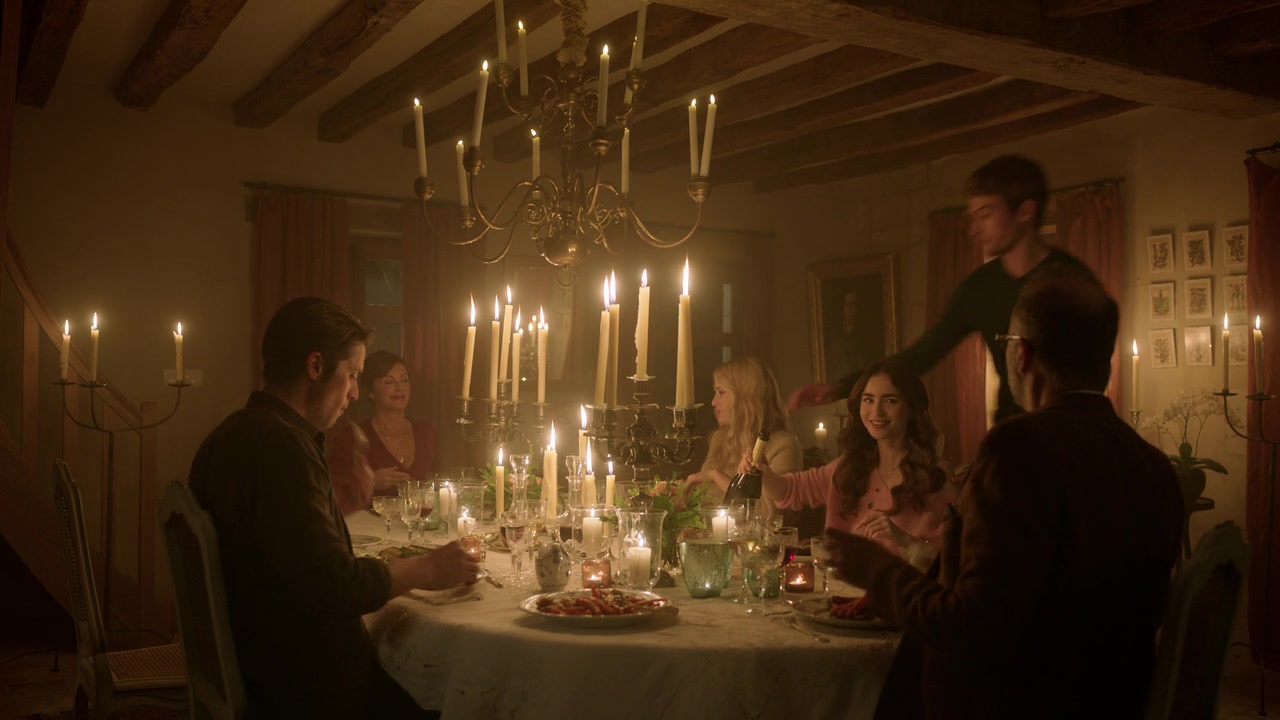 Emily_in_Paris_S01E08_Family_Affair_720p_NF_WEB-DL_DDP5_1_x264-BTN_0578.jpg