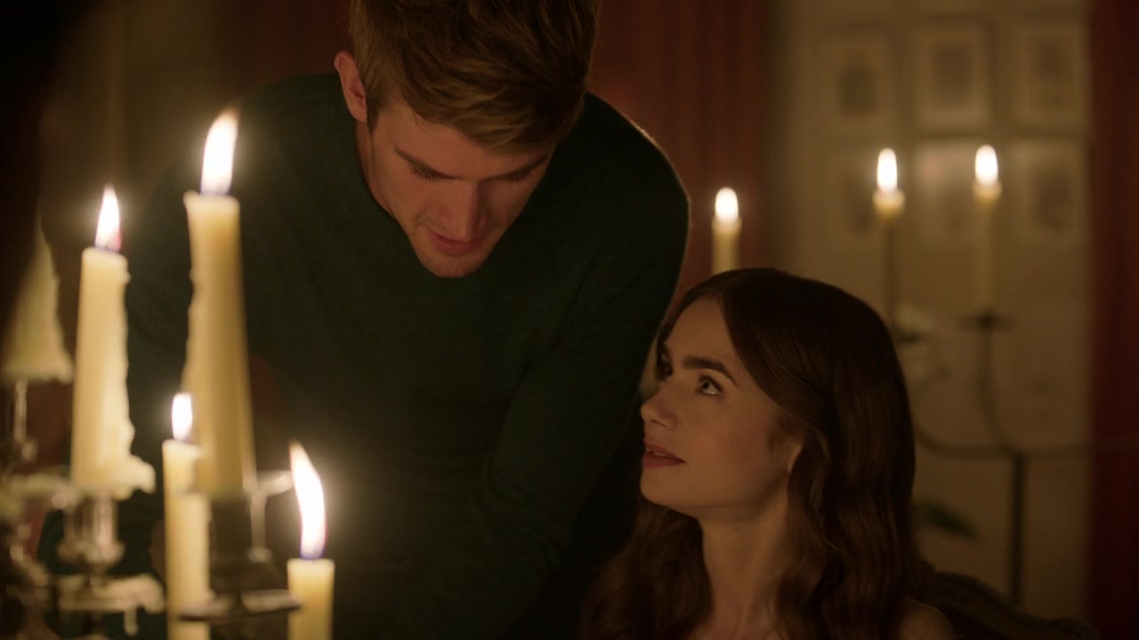 Emily_in_Paris_S01E08_Family_Affair_720p_NF_WEB-DL_DDP5_1_x264-BTN_0580.jpg