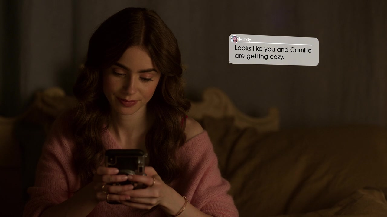 Emily_in_Paris_S01E08_Family_Affair_720p_NF_WEB-DL_DDP5_1_x264-BTN_0650.jpg