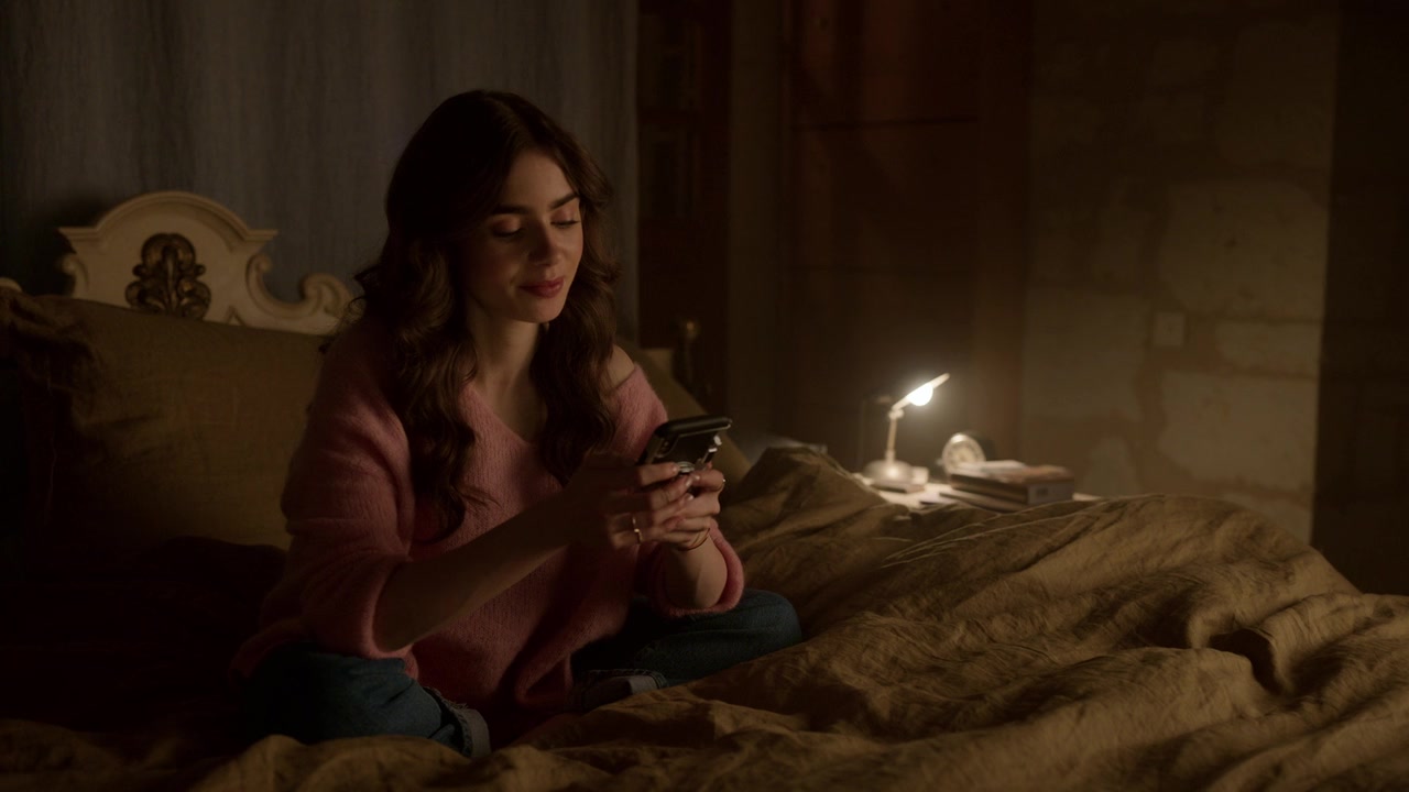 Emily_in_Paris_S01E08_Family_Affair_720p_NF_WEB-DL_DDP5_1_x264-BTN_0657.jpg Emily_in_Paris_S01E08_Family_Affair_720p_NF_WEB-DL_DDP5_1_x264-BTN_0657.jpg