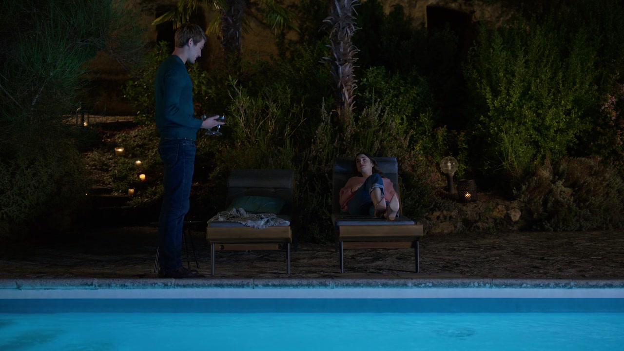 Emily_in_Paris_S01E08_Family_Affair_720p_NF_WEB-DL_DDP5_1_x264-BTN_0809.jpg