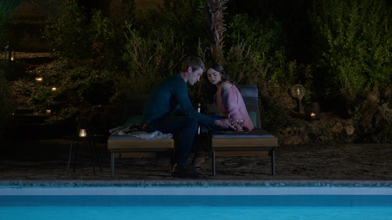 Emily_in_Paris_S01E08_Family_Affair_720p_NF_WEB-DL_DDP5_1_x264-BTN_0816.jpg