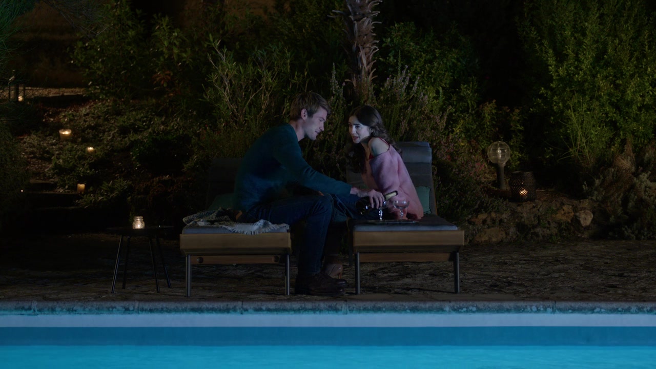 Emily_in_Paris_S01E08_Family_Affair_720p_NF_WEB-DL_DDP5_1_x264-BTN_0819.jpg