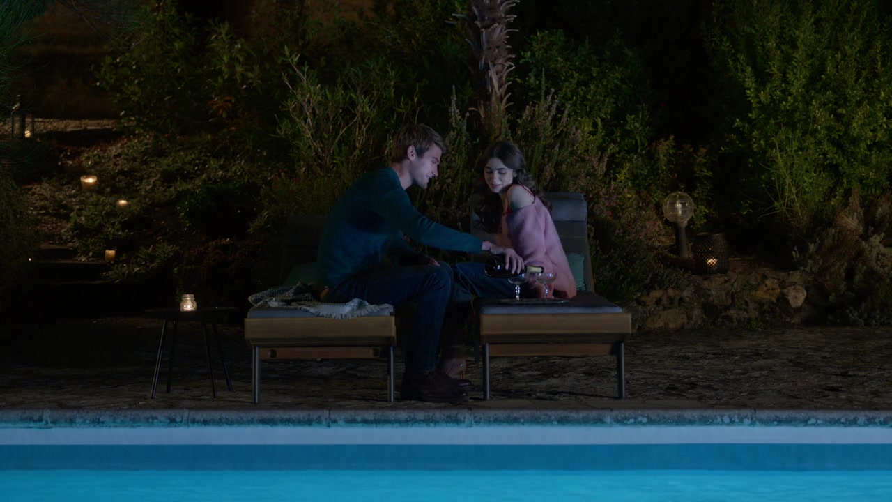 Emily_in_Paris_S01E08_Family_Affair_720p_NF_WEB-DL_DDP5_1_x264-BTN_0820.jpg