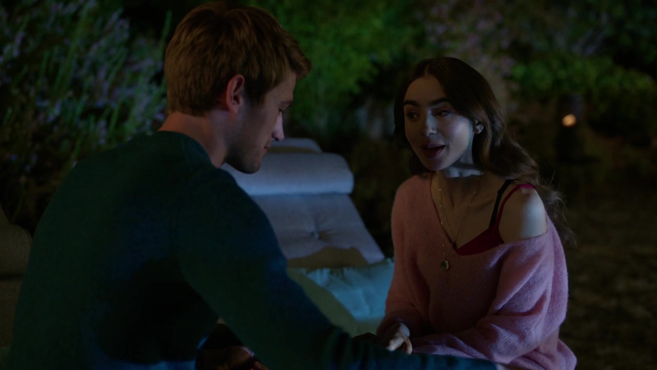Emily_in_Paris_S01E08_Family_Affair_720p_NF_WEB-DL_DDP5_1_x264-BTN_0824.jpg