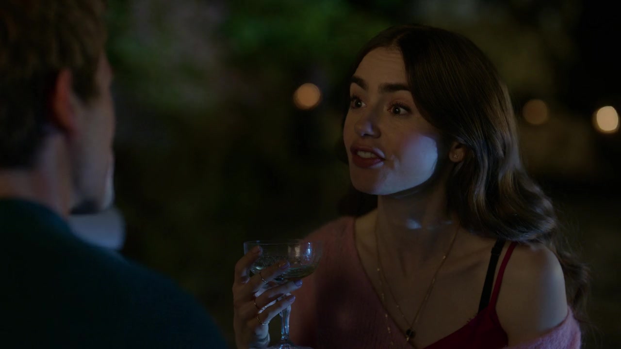 Emily_in_Paris_S01E08_Family_Affair_720p_NF_WEB-DL_DDP5_1_x264-BTN_0853.jpg