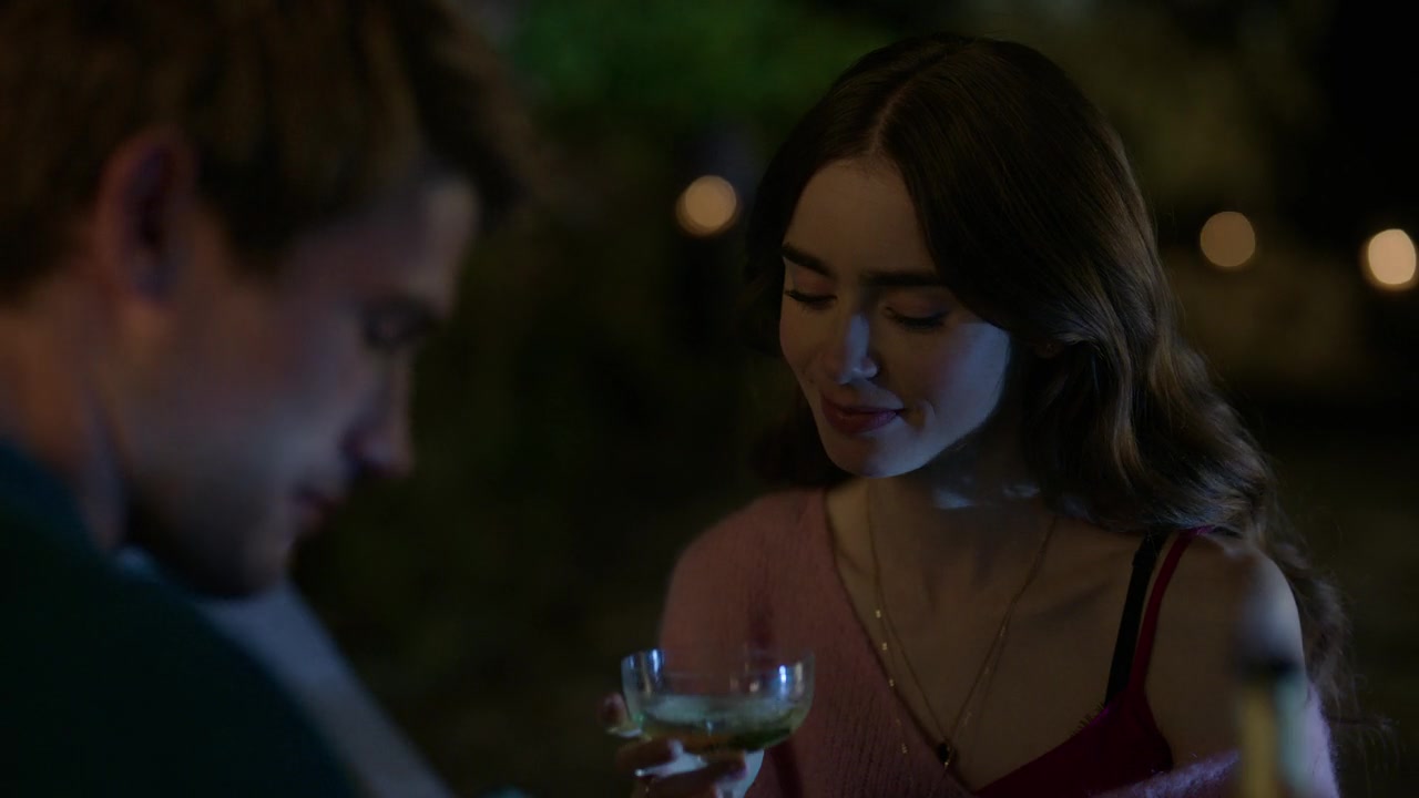 Emily_in_Paris_S01E08_Family_Affair_720p_NF_WEB-DL_DDP5_1_x264-BTN_0869.jpg