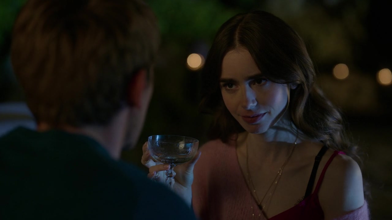 Emily_in_Paris_S01E08_Family_Affair_720p_NF_WEB-DL_DDP5_1_x264-BTN_0880.jpg