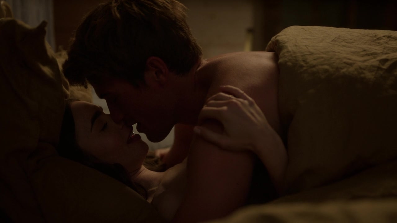 Emily_in_Paris_S01E08_Family_Affair_720p_NF_WEB-DL_DDP5_1_x264-BTN_0913.jpg