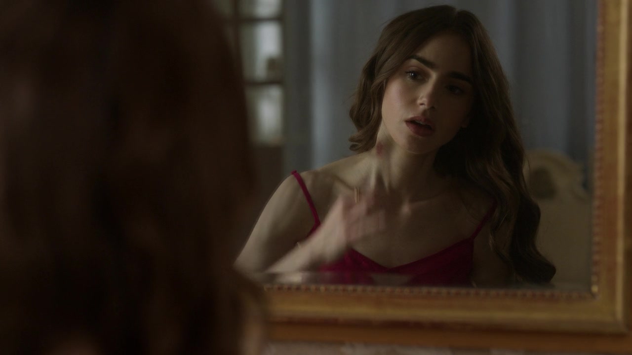 Emily_in_Paris_S01E08_Family_Affair_720p_NF_WEB-DL_DDP5_1_x264-BTN_0933.jpg