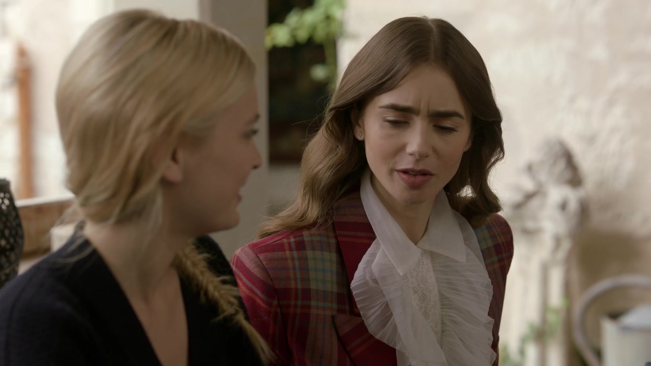 Emily_in_Paris_S01E08_Family_Affair_720p_NF_WEB-DL_DDP5_1_x264-BTN_0950.jpg