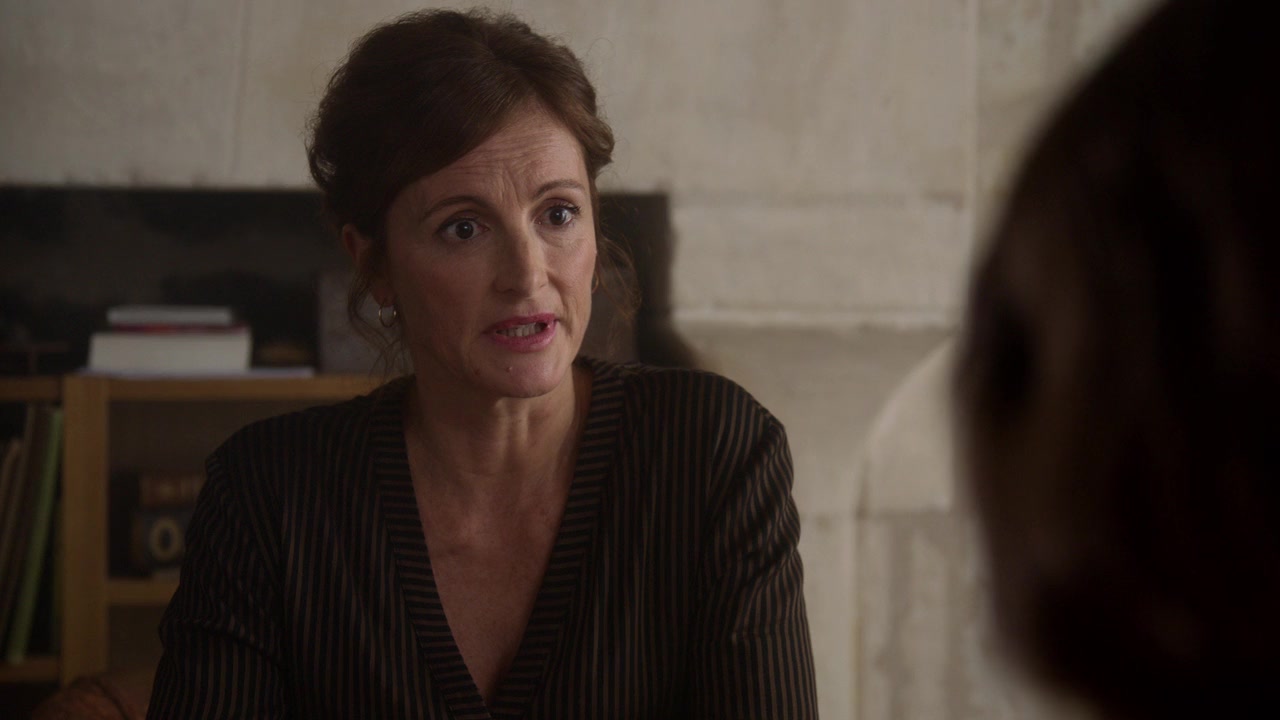 Emily_in_Paris_S01E08_Family_Affair_720p_NF_WEB-DL_DDP5_1_x264-BTN_1017.jpg