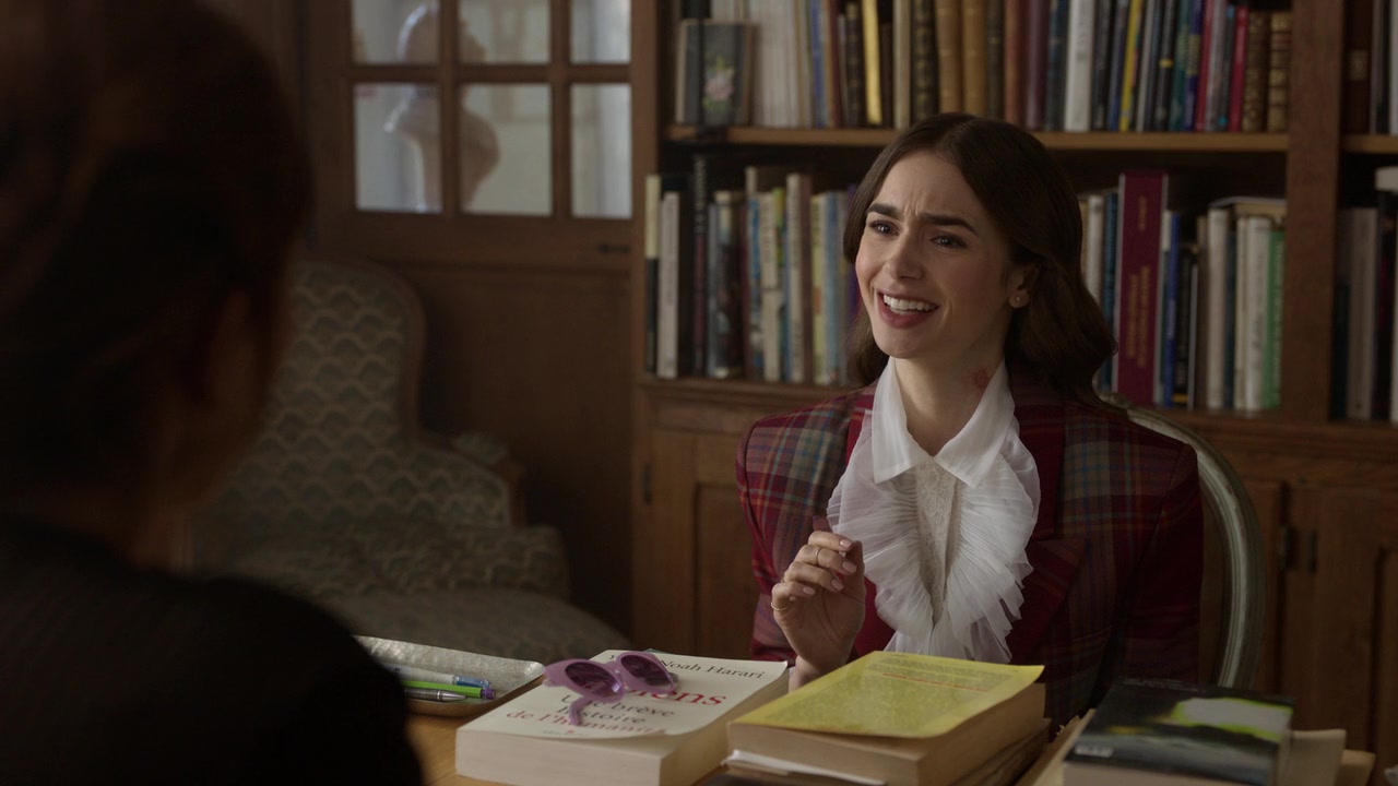 Emily_in_Paris_S01E08_Family_Affair_720p_NF_WEB-DL_DDP5_1_x264-BTN_1022.jpg Emily_in_Paris_S01E08_Family_Affair_720p_NF_WEB-DL_DDP5_1_x264-BTN_1022.jpg