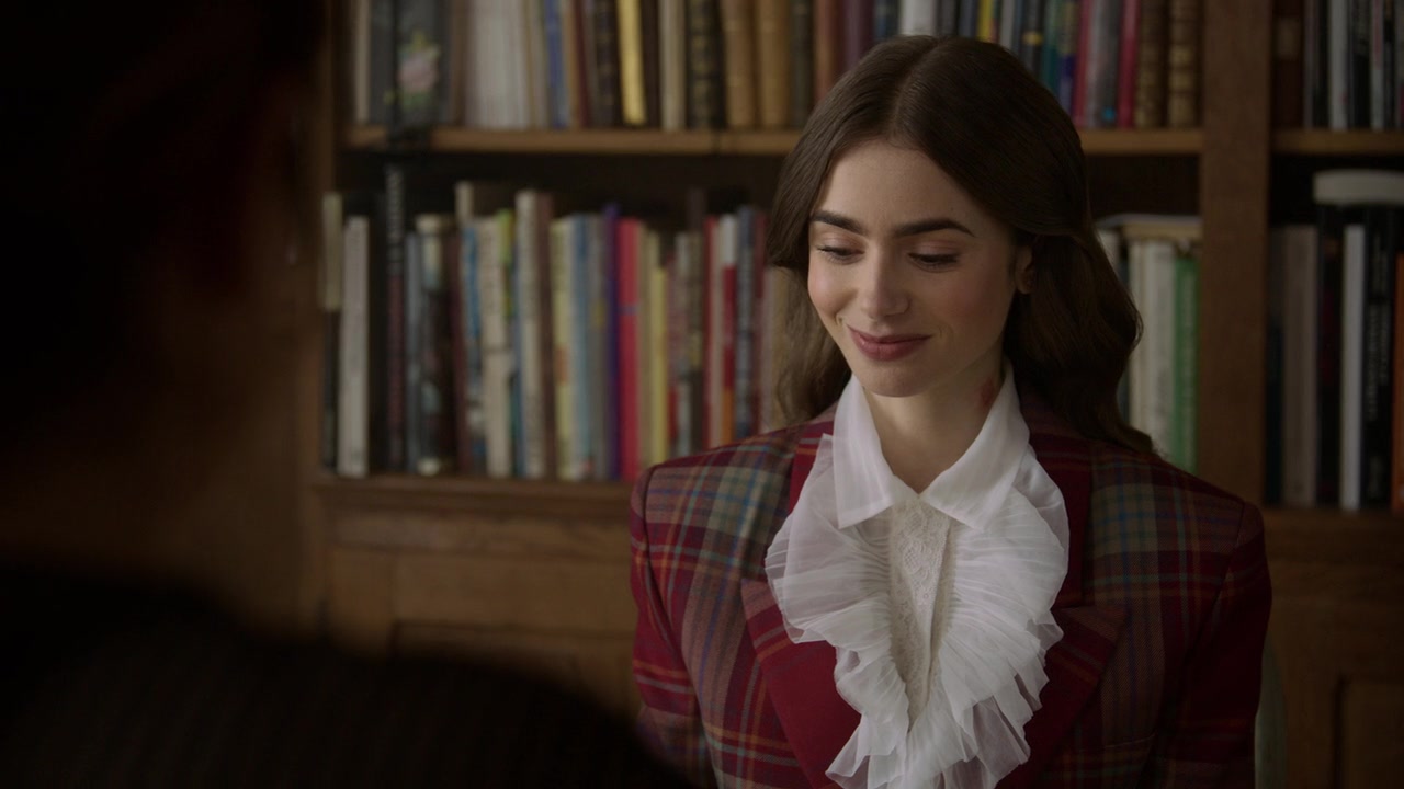 Emily_in_Paris_S01E08_Family_Affair_720p_NF_WEB-DL_DDP5_1_x264-BTN_1031.jpg