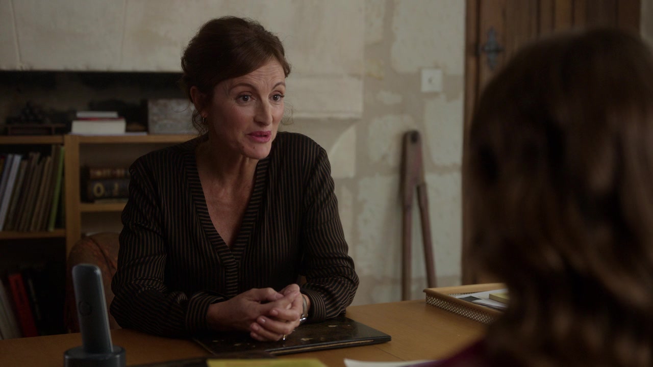 Emily_in_Paris_S01E08_Family_Affair_720p_NF_WEB-DL_DDP5_1_x264-BTN_1035.jpg Emily_in_Paris_S01E08_Family_Affair_720p_NF_WEB-DL_DDP5_1_x264-BTN_1035.jpg