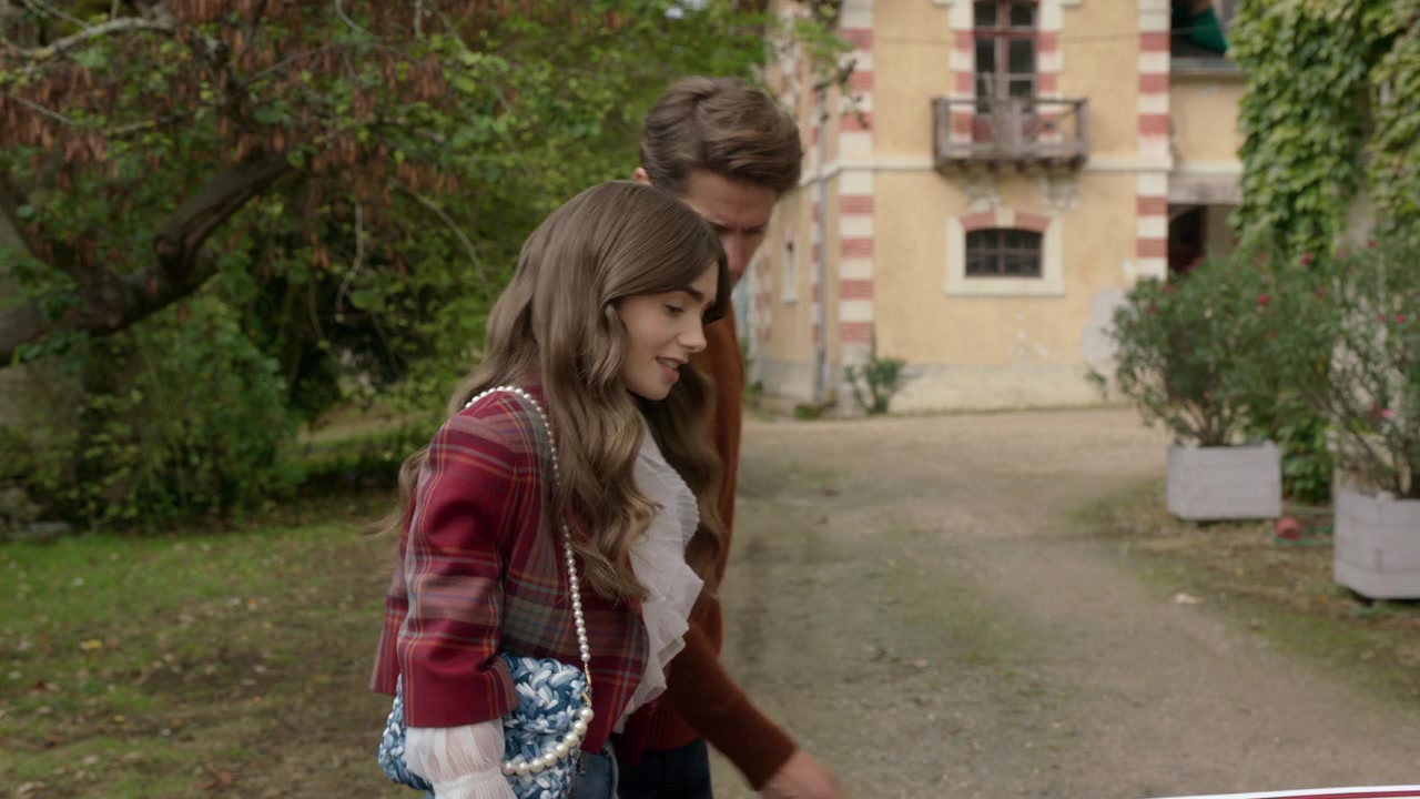 Emily_in_Paris_S01E08_Family_Affair_720p_NF_WEB-DL_DDP5_1_x264-BTN_1105.jpg Emily_in_Paris_S01E08_Family_Affair_720p_NF_WEB-DL_DDP5_1_x264-BTN_1105.jpg