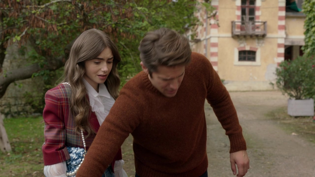 Emily_in_Paris_S01E08_Family_Affair_720p_NF_WEB-DL_DDP5_1_x264-BTN_1107.jpg Emily_in_Paris_S01E08_Family_Affair_720p_NF_WEB-DL_DDP5_1_x264-BTN_1107.jpg