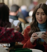 Emily_in_Paris_S01E08_Family_Affair_720p_NF_WEB-DL_DDP5_1_x264-BTN_0047.jpg