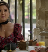 Emily_in_Paris_S01E08_Family_Affair_720p_NF_WEB-DL_DDP5_1_x264-BTN_0062.jpg